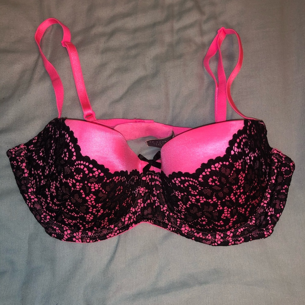 Never worn VS bra 34C